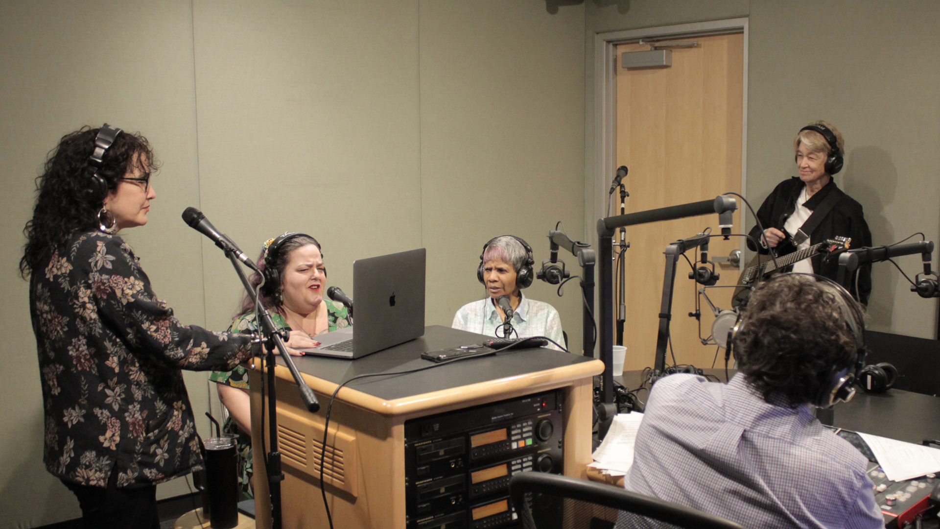 Live Music: Celebrating Pittsburgh's Hellraiser Anne Feeney - SLB Radio